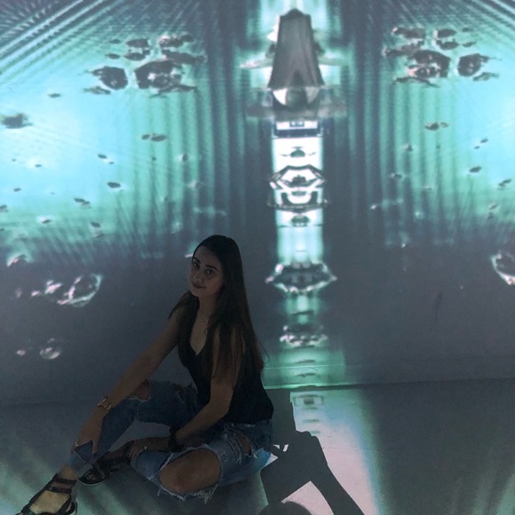 Meet your Posher, Katherine - Picture 2 of 4